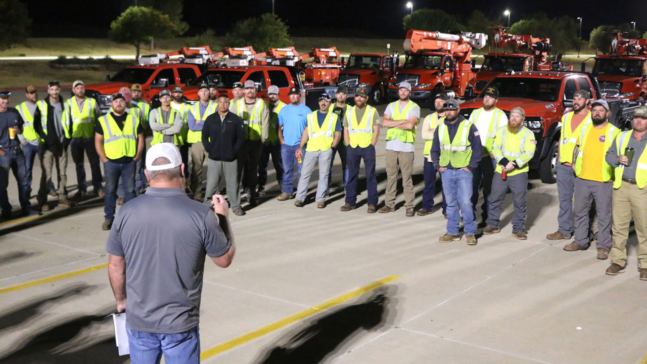 OG&E Crews Depart For Louisiana To Help With Power Restoration Efforts