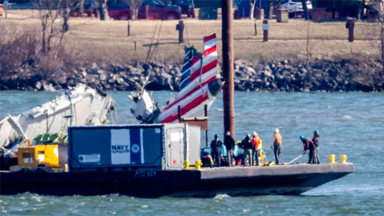 Remains from all D.C. plane crash victims recovered as crews pull parts ...