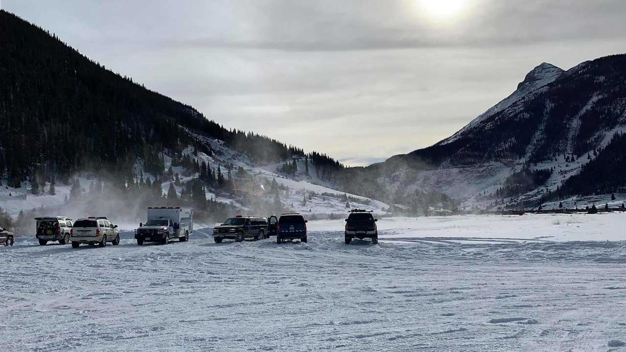 Warning About 'Unusual Conditions' Issued After 3 Killed In Colorado Avalanches - Vimarsana News