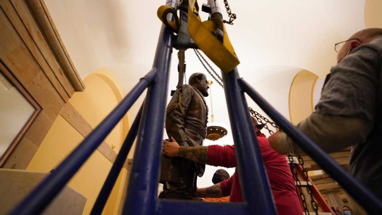 Virginia Removes Robert E. Lee Statue From US Capitol After 111 Years - Vimarsana News