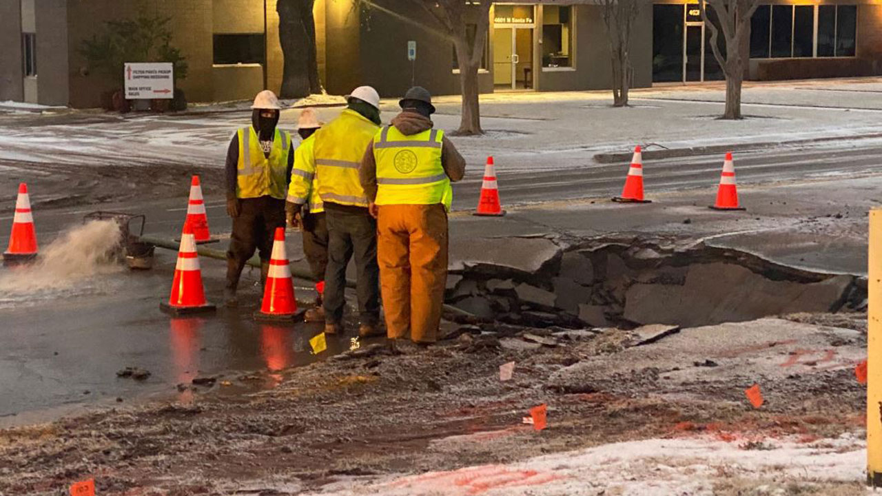 Water Main Breaks, Shuts Down Northeast OKC Intersection