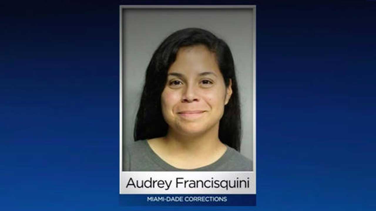 Woman, 28, Faces Charges After Dressing Like Teen & Walking Into A High School To Promote Her Instagram - Vimarsana News