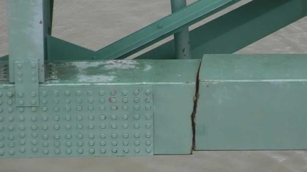 Urgent 911 Calls After Major Crack Found In Interstate 40 Bridge Linking Arkansas & Tennessee - Vimarsana News