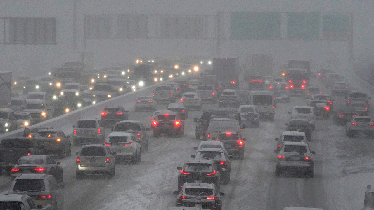 Winter Storm Packing Snow, Freezing Rain Moves Across US