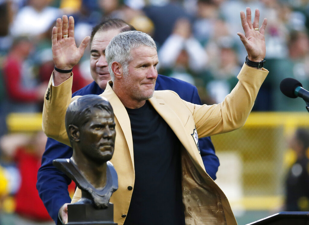Brett Favre Tells Congress He's Been Diagnosed With Parkinson's Disease
