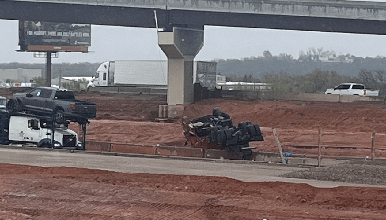 I-35 southbound lanes closed due to semi rollover