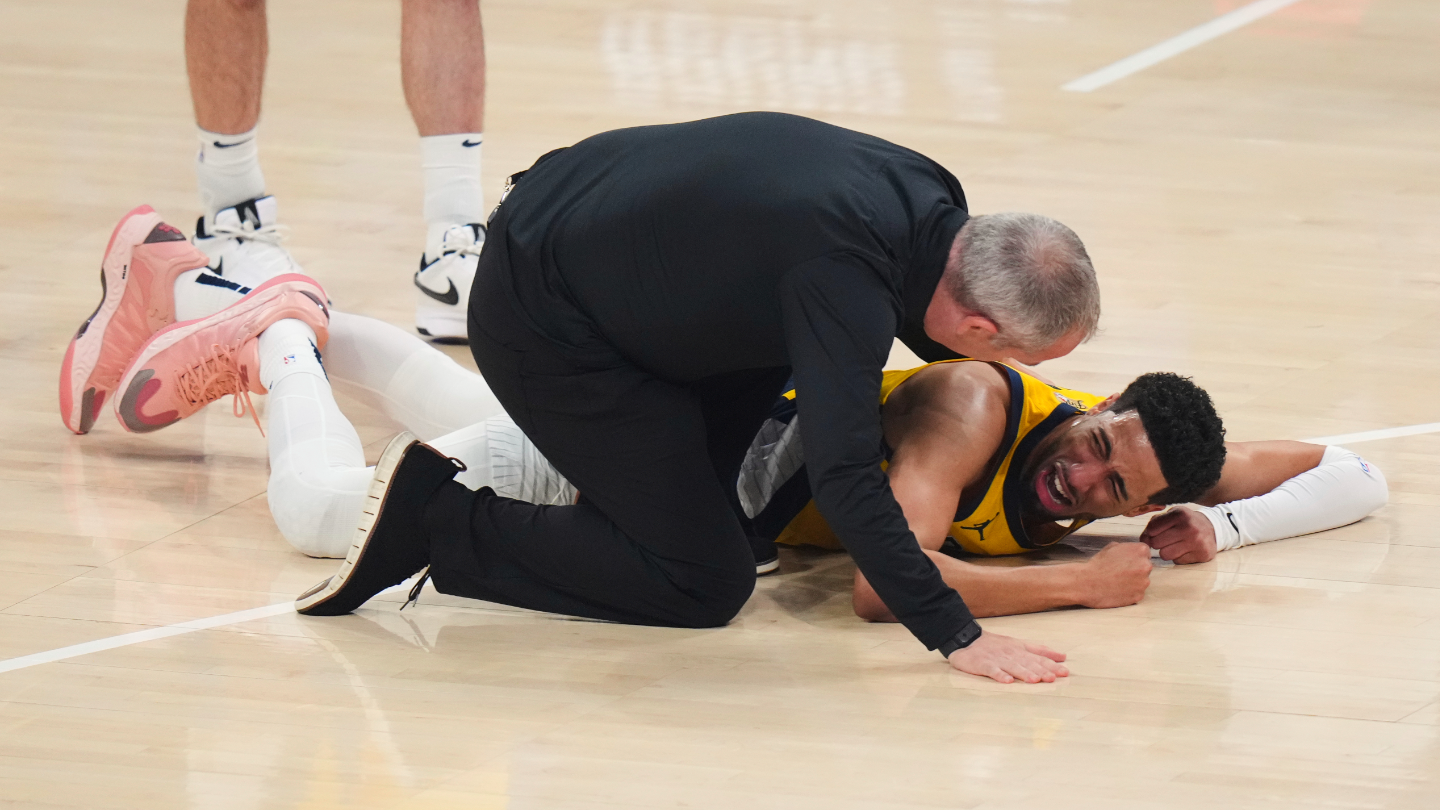 Pacers star Tyrese Haliburton suffers torn right Achilles injury during